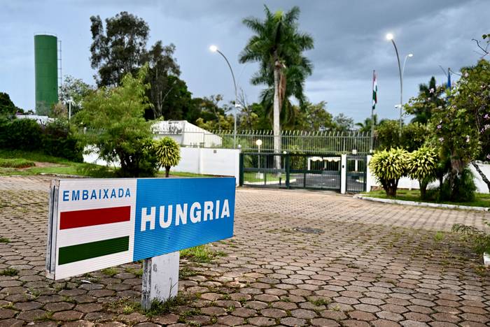 Embajada de Hungría, el lunes, en Brasilia. · Foto: Evaristo Sa, AFP