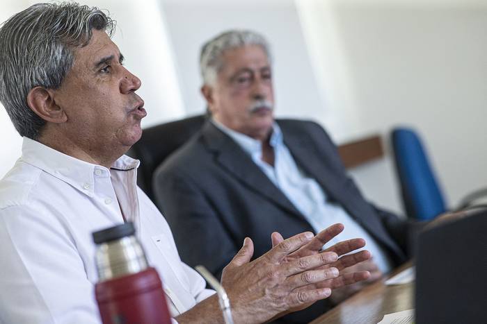 Ramón Ruiz y Ariel Ferrari, en el Banco de Previsión Social (08.11.2022). · Foto: .