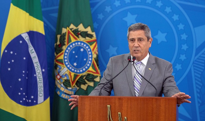 El designado nuevo ministro de Defensa de Brasil, Walter Souza Braga Netto, el 25 de marzo de 2020, en el Palacio de Planalto.
 · Foto: Joédson Alves, EFE
