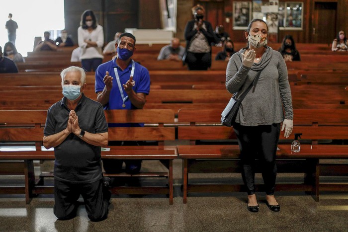 Iglesia en San Pablo, Brasil.  · Foto:  Antonio Lacerda, Efe