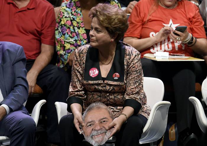Dilma Roussef en el lanzamiento de la candidatura presidencial de Lula, ayer, en Minas Gerais. Foto: Douglas Magno, AFP.