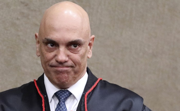 El juez brasileño Alexandre de Moraes mientras asume el cargo de titular del Tribunal Superior Electoral, 16 de agosto de 2019, en la sede del TSE en Brasilia. · Foto: Antonio Augusto, AFP, TSE