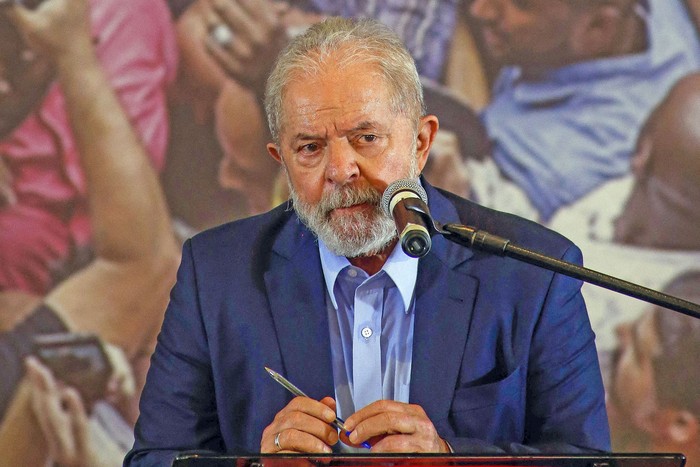 Luiz Inácio Lula da Silva, 10 de marzo de 2021, en el sindicato de trabajadores metalúrgicos en San Pablo, Brasil. · Foto: Miguel Schincariol, AFP