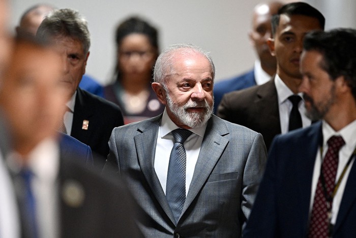 Luiz Inácio Lula da Silva llega al Palacio de Planalto, en Brasilia, el 9 de julio. · Foto: Evaristo Sa, AFP Luiz Inácio Lula da Silva llega al Palacio de Planalto, en Brasilia, el 9 de julio. · Foto: Evaristo Sa, AFP