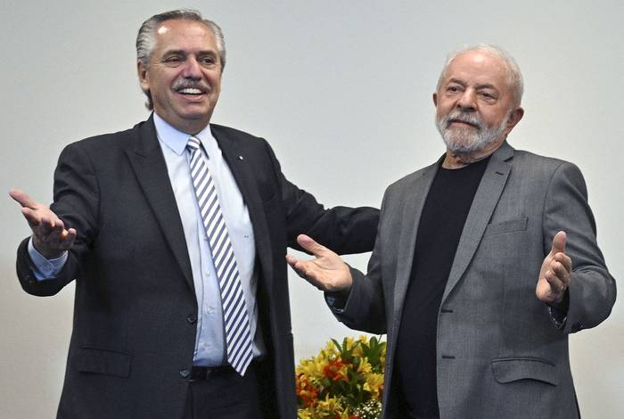 Alberto Fernández y Luiz Inácio Lula da Silva, en San Pablo (31.10.2022). · Foto: Nelson Almeida, AFP