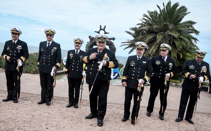 Conmemoracion del aniversario de la Armada Nacional en la Plaza de la Armada (archivo, noviembre de 2020). · Foto: Javier Calvelo, adhocFOTOS