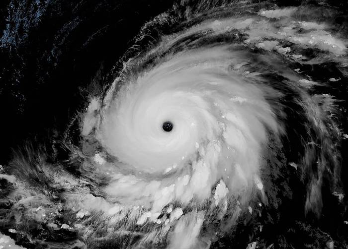 Imagen satelital del tifón Mawar, el 26 de mayo, en Guam, océano Pacífico Occidental. · Foto: José Romero, NOAA, RAMMB, AFP