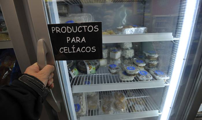 Sector de alimentos para celíacos en un comercio del centro de Montevideo (archivo, mayo de 2017). · Foto: Federico Gutiérrez
