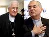 Mons. Alejandro Goic Karmelic (izq), obispo de Rancagua y Mons. Horacio del Carmen Valenzuela (der), obispo de Talca, acusados junto con otros religiosos de encubrir denuncias de abuso sexual en Chile. El Papa Francisco aceptó sus dimisiones a fines de junio.
· Foto: Jorge Loyola / José Robles, Aton, AFP Mons. Alejandro Goic Karmelic (izq), obispo de Rancagua y Mons. Horacio del Carmen Valenzuela (der), obispo de Talca, acusados junto con otros religiosos de encubrir denuncias de abuso sexual en Chile. El Papa Francisco aceptó sus dimisiones a fines de junio.
· Foto: Jorge Loyola / José Robles, Aton, AFP