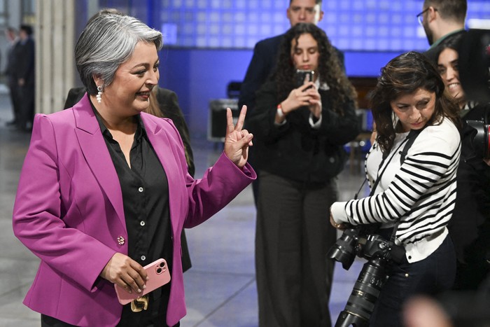 Jeannette Jara, de la Coalición Progresista de Centroizquierda, el 10 de setiembre, en  Chile. · Foto: Rodrigo Arangua, AFP