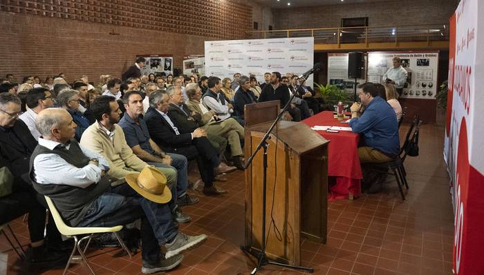 Reunión de Ciudadanos en la Casa del Partido Colorado (09.10.2023). · Foto: Alessandro Maradei