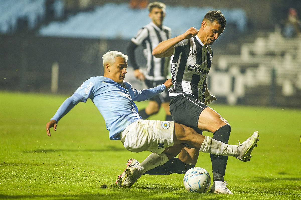 Nacional empató con Fénix 2 a 2 en el cierre de la Fecha 9 del Clausura