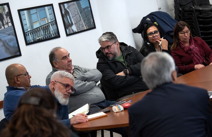 José Olivera, Joselo López y Martín Pereira, durante el Consejo Superior de Negociación Colectiva del Sector Público, el día 23 de Julio, en el Ministerio de Trabajo y Seguridad Social. · Foto: Gianni Schiaffarino