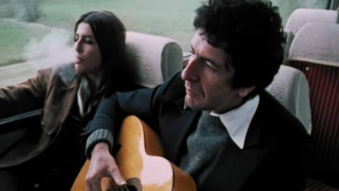 Foto principal del artículo 'Intrusos en el folk: el documental sobre Leonard Cohen y Marianne Ihlen'