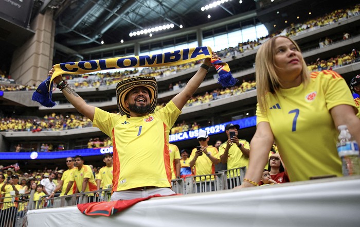 Hinchada de Colombia durante el partido ante Parguay, el 24 de junio. Foto: Aric Becker, AFP