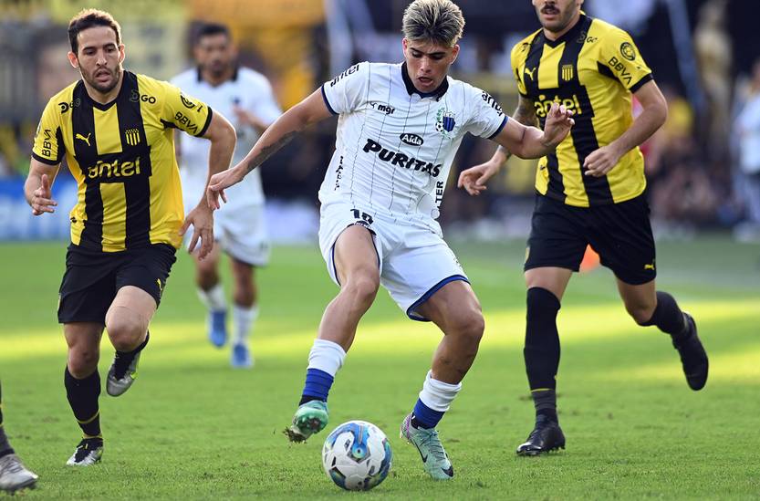 como sigue  copa uy
