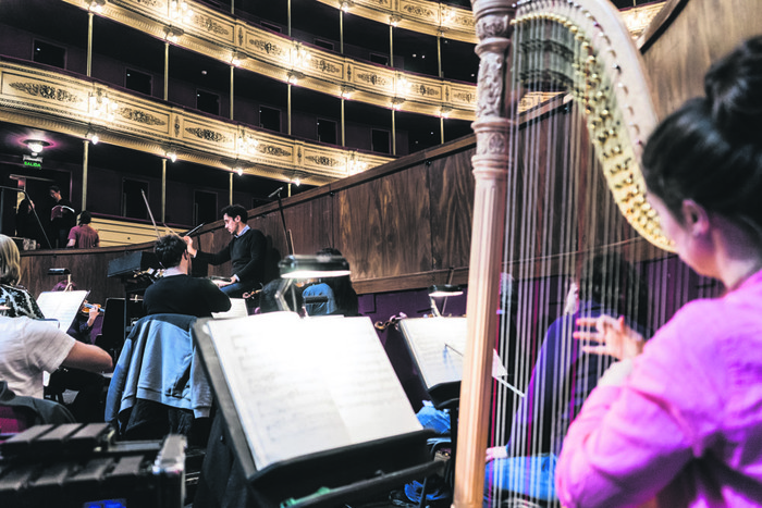 Ensayo y montaje de El Cónsul. Foto: Santiago Bouzas 

