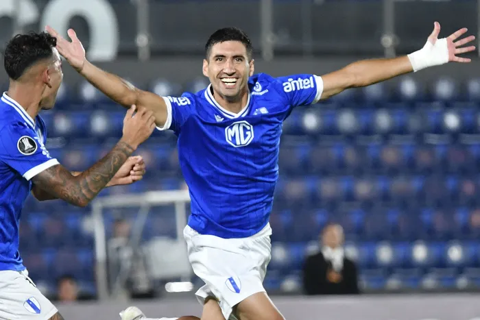 Federico Barrandeguy, de Juventud de Las Piedras, tras convertir el primer gol de su equipo durante el partido ante Guaraní, el 26 de febrero, en el estadio Defensores del Chaco, en Asunción. · Foto: Daniel Duarte, AFP