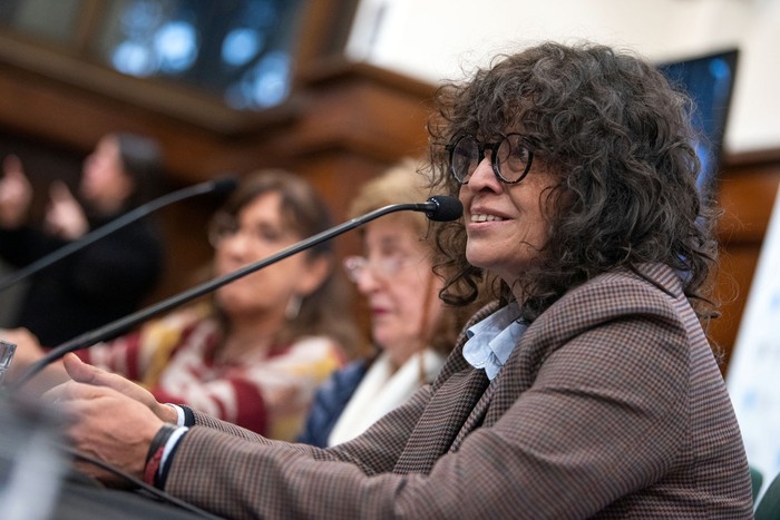 Alejandra Casablanca durante el conservatorio de Educación en Derechos Humanos, el 22 de mayo, en la Biblioteca Nacional. · Foto: Gianni Schiaffarino