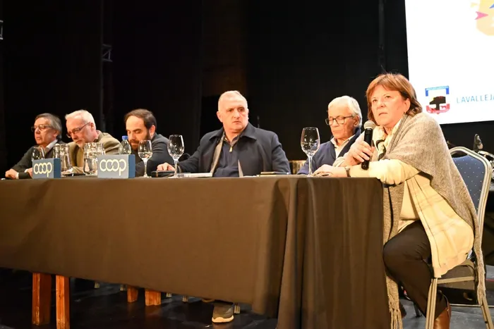 Gustavo Cardozo, Sergio Diz, Gonzalo Civila, Daniel Ximénez, Juan Castillo y Graciela Fernández · Foto: Intendencia de Lavalleja.