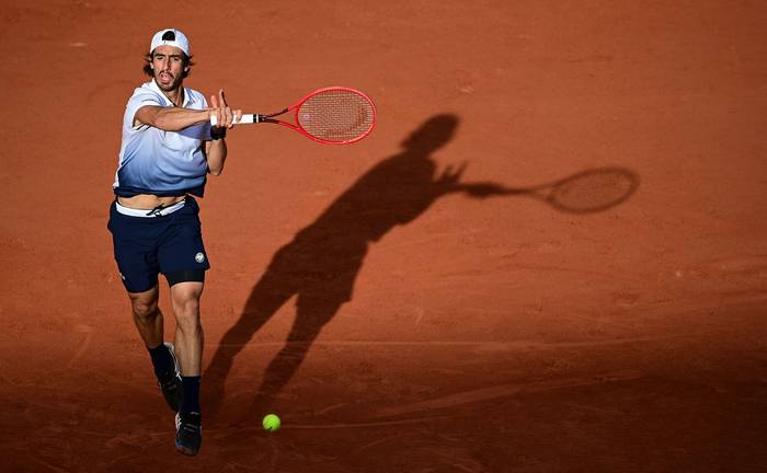 Pablo Cuevas en el torneo de tenis del Abierto de Francia de Roland Garros 2020, en París, el 1 de octubre de 2020. · Foto: Martin Bureau, AFP