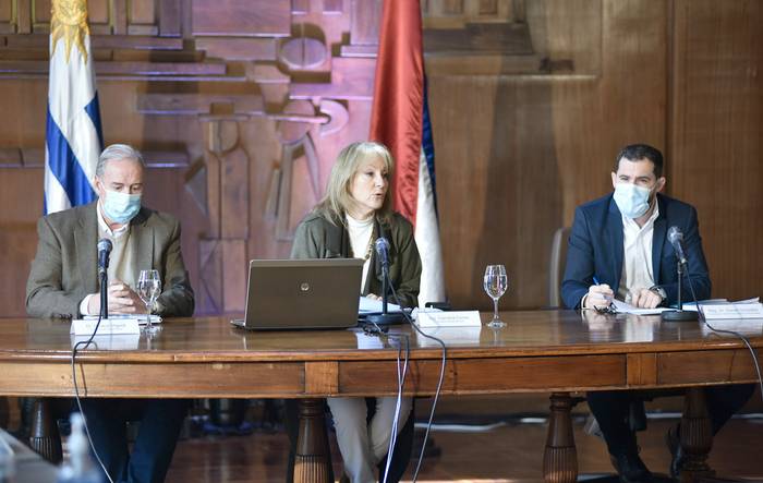 Carolina Cosse durante la reunión extraordinaria del Comité de Emergencia Departamental, el 2 de julio de 2020. · Foto: Federico Gutiérrez