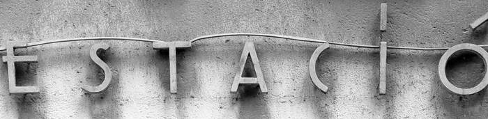 Foto principal del artículo 'Usina es un proyecto de rescate tipográfico que toma como base edificios de UTE de la década de 1930'