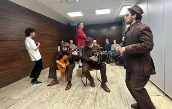 Foto principal del artículo 'El dos por cuatro va a la escuela' · Foto: S/d de autor