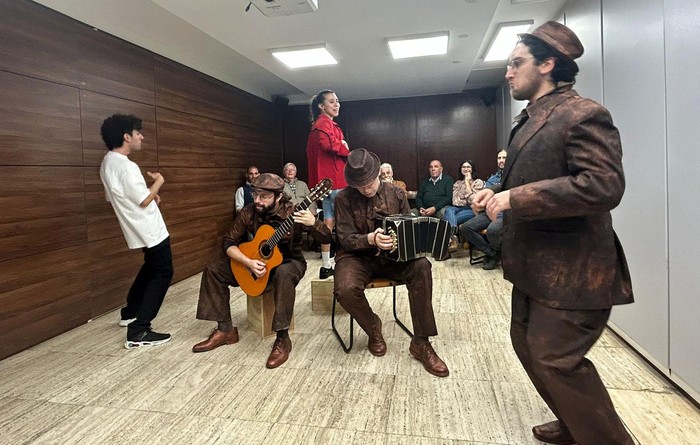 Foto principal del artículo 'El dos por cuatro va a la escuela'
