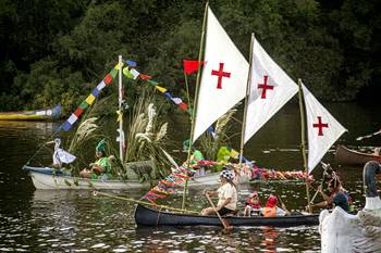 Carnaval del río Santa Lucía. · Foto: Julieta Quiroz
