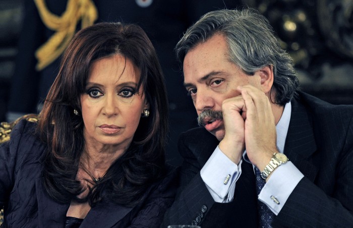 Cristina Fernández y el entonces jefe de gabinete, Alberto Fernández, en Buenos Aires (archivo, mayo de 2008). · Foto: Daniel García, AFP