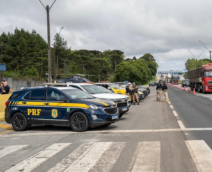 Foto principal del artículo 'Una mujer de 26 años fue baleada en la cabeza por la Policía Caminera en Brasil cuando iba en un auto a pasar la Navidad con su familia' · Foto: Policía Ferroviara de Brasil