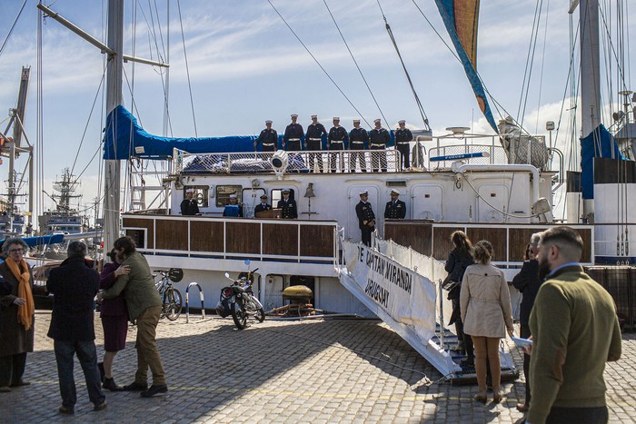 Barco Capitán Miranda, sede del evento conmemorativo de los 190 años de Darwin en Uruguay, en el puerto de Montevideo (12.09.2022). · Foto: .