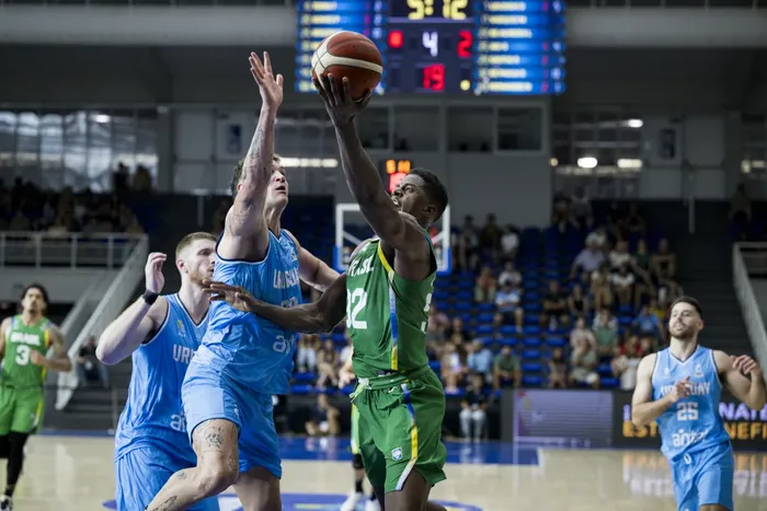 Uruguay ante Brasil, el 21 de febrero, en Paysandú. · Foto: FIBA Américas