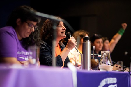 Representantes de la Intersocial Feminista en la sede del PIT CNT · Foto: Mariana Greif Representantes de la Intersocial Feminista en la sede del PIT CNT · Foto: Mariana Greif