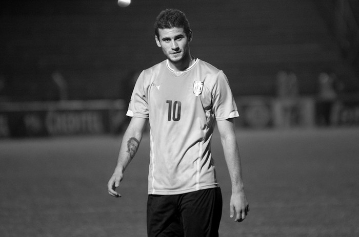 Gastón Pereiro durante un partido de la sub 20 ante Honduras. Foto: Pablo Vignali (archivo, mayo de 2015)
