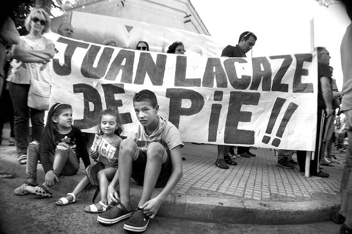 Movilización por Fanapel, el viernes, en Juan Lacaze. Foto: Pablo Cribari