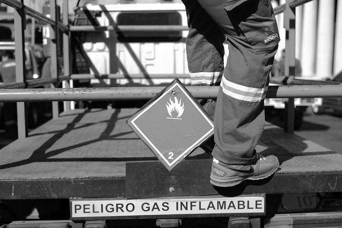 Marcha de trabajadores del gas por la avenida 18 de Julio. Foto: Pablo Vignali (archivo, octubre de 2016)