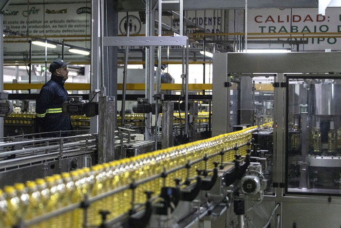 Foto principal del artículo 'Productividad entre empresas: una brecha que no se cierra' · Foto: Ernesto Ryan