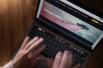 Foto principal del artículo 'La IA debería ayudar a financiar el trabajo creativo' · Foto: Gianni Schiaffarino