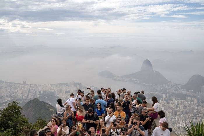 Vista desde la cima del Cerro del Corcovado, en Río de Janeiro. · Foto: Mauro Pimentel, AFP