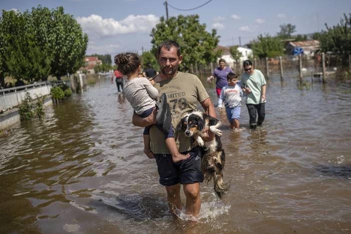 Inundaciones en el pueblo de Palamas, Grecia, el 7 de setiembre. · Foto: Angelos Tzortzinis, AFP