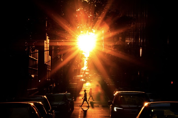 Atardecer en Manhattan, Nueva York, el 10 de junio. · Foto: Charly Triballeau, AFP