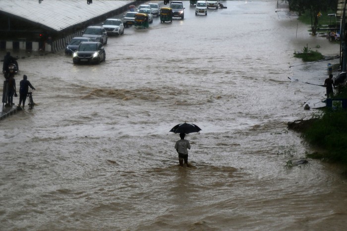 Inundaciones en Gurgaon, India, el 11 de agosto. · Foto: Vinay Gupta, AFP