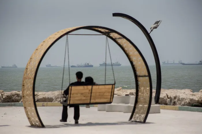 Ciudad portuaria Bandar Abbas, frente al estrecho de Ormuz, Irán (archivo, junio de 2026). · Foto: Hassan Ghaedi, Anadolu, AFP