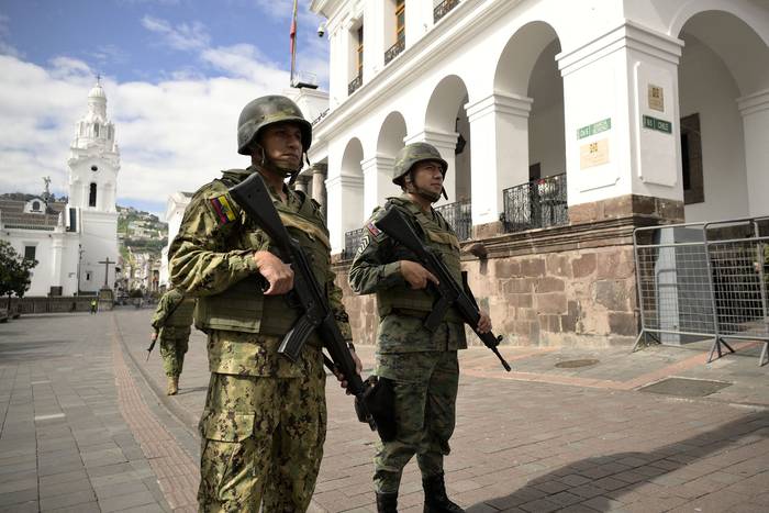 Palacio de Carondelet, en Quito, mientras Ecuador permanece en estado de emergencia (10.01.2024). · Foto: Rodrigo Buendía, AFP