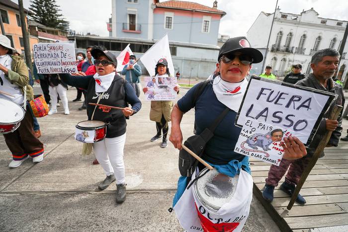 Manifestación contra el presidente de Ecuador, Guillermo Lasso, el 9 de mayo, frente a la Asamblea Nacional, en Quito, Ecuador. · Foto: José Jácome, Efe