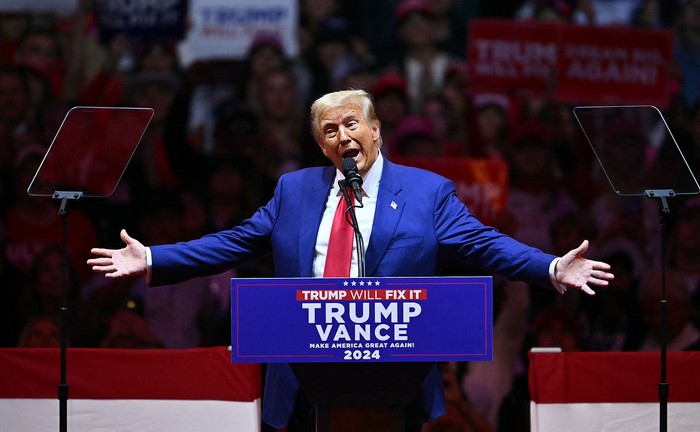 Donald Trump habla durante un acto de campaña en el Madison Square Garden de Nueva York, el 27 de octubre. · Foto: Angela Weiss, AFP