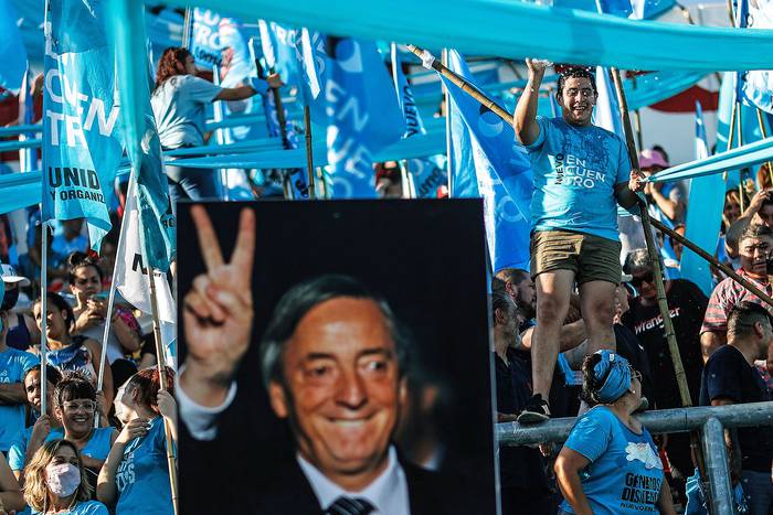 Acto del Frente de Todos en homenaje a Néstor Kirchner, el 27 de octubre de 2021 en Morón, Buenos Aires. · Foto: Juan Ignacio Roncoroni, EFE 