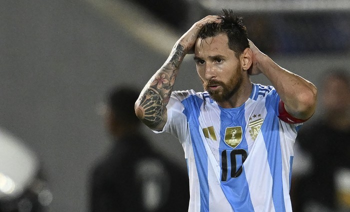 Lionel Messi, el 10 de octubre, en el Monumental de Maturin, Venezuela. · Foto: Juan Barreto, AFP